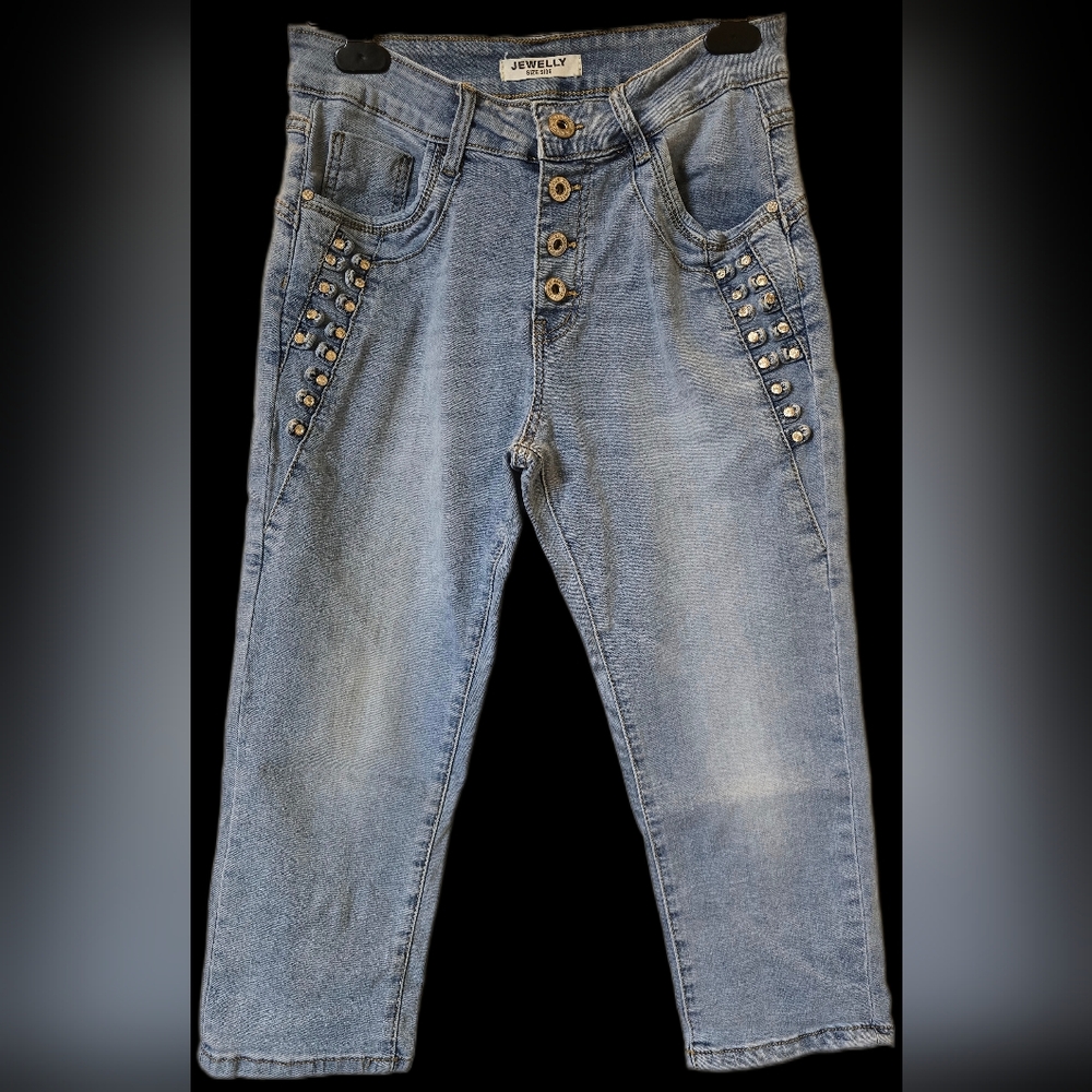 Jewelly Blue Denim Capris w/Studded Details Sz S/36